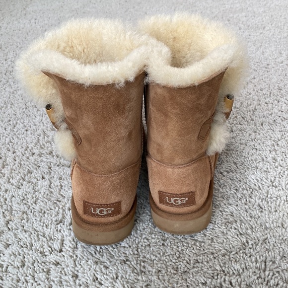 UGG Boots - Picture 2 of 3